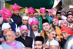 अजमेर उर्स पर कांग्रेस की चादर पेश, देश में अमन-चैन की दुआ